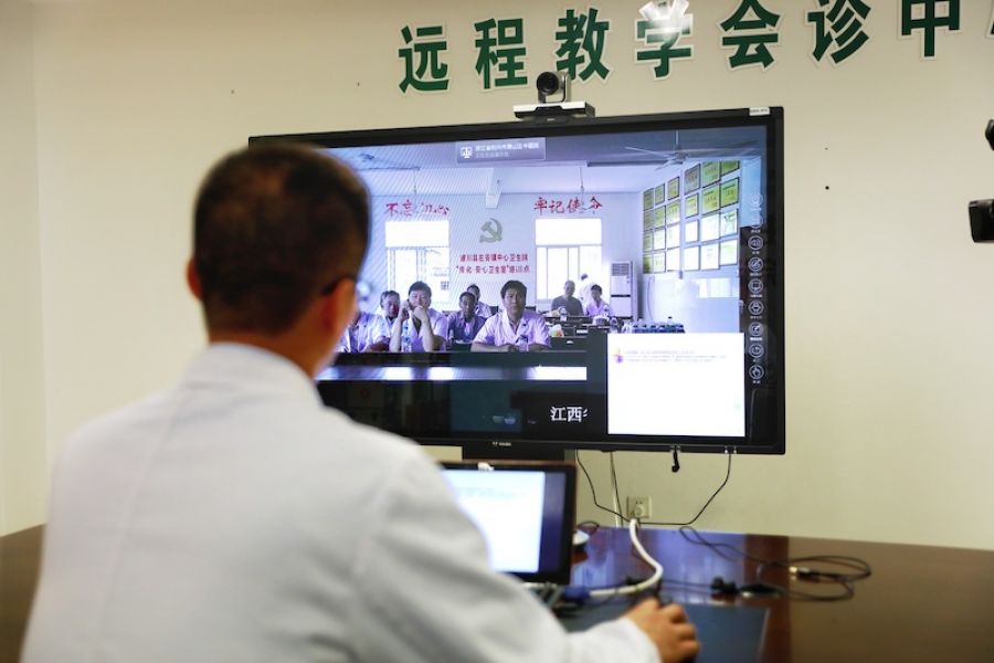5.用“互联网+”方式，对“胜天·安心卫生室”及周边卫生室村医进行远程培训.jpg