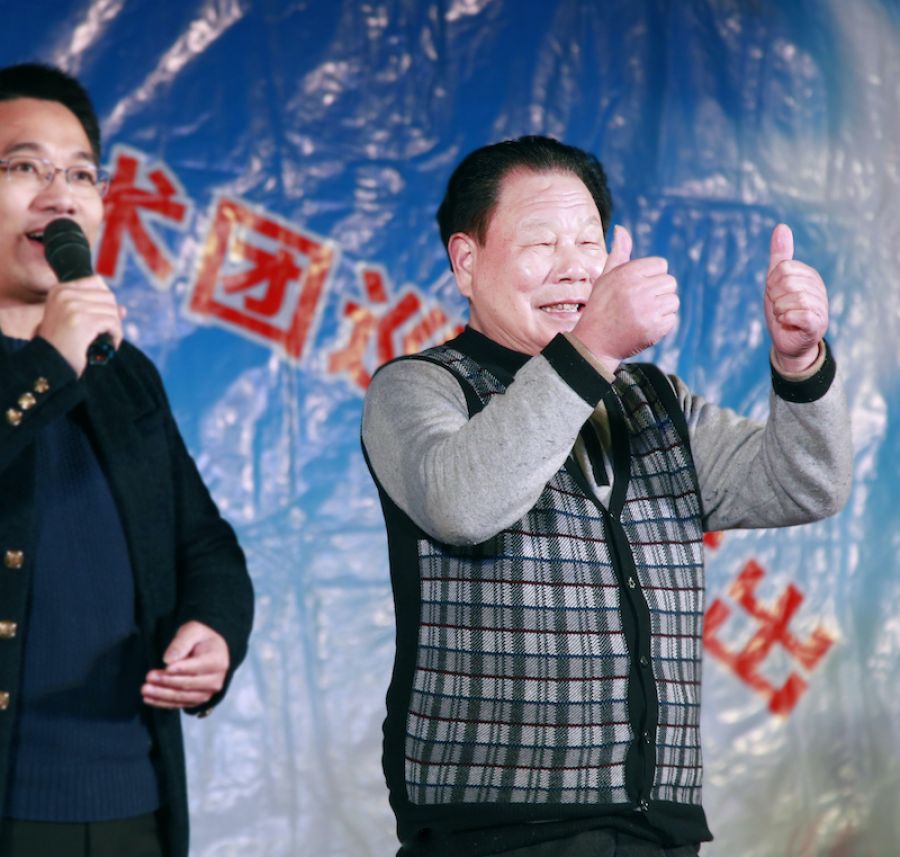10.胜天慈善艺术团巡回义演.jpg